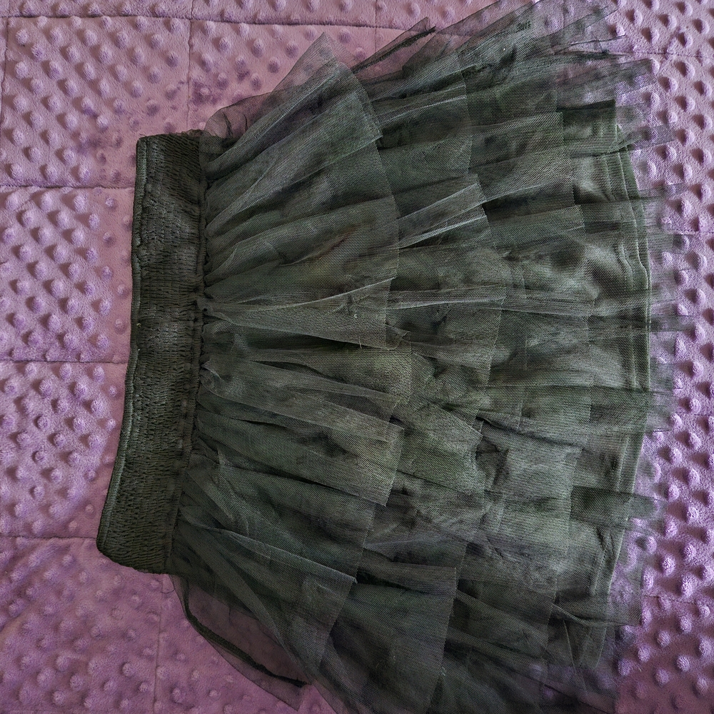 Le Lis Gray Bubble Mini Skirt with Ruffled Tiers - Picture 2 of 2